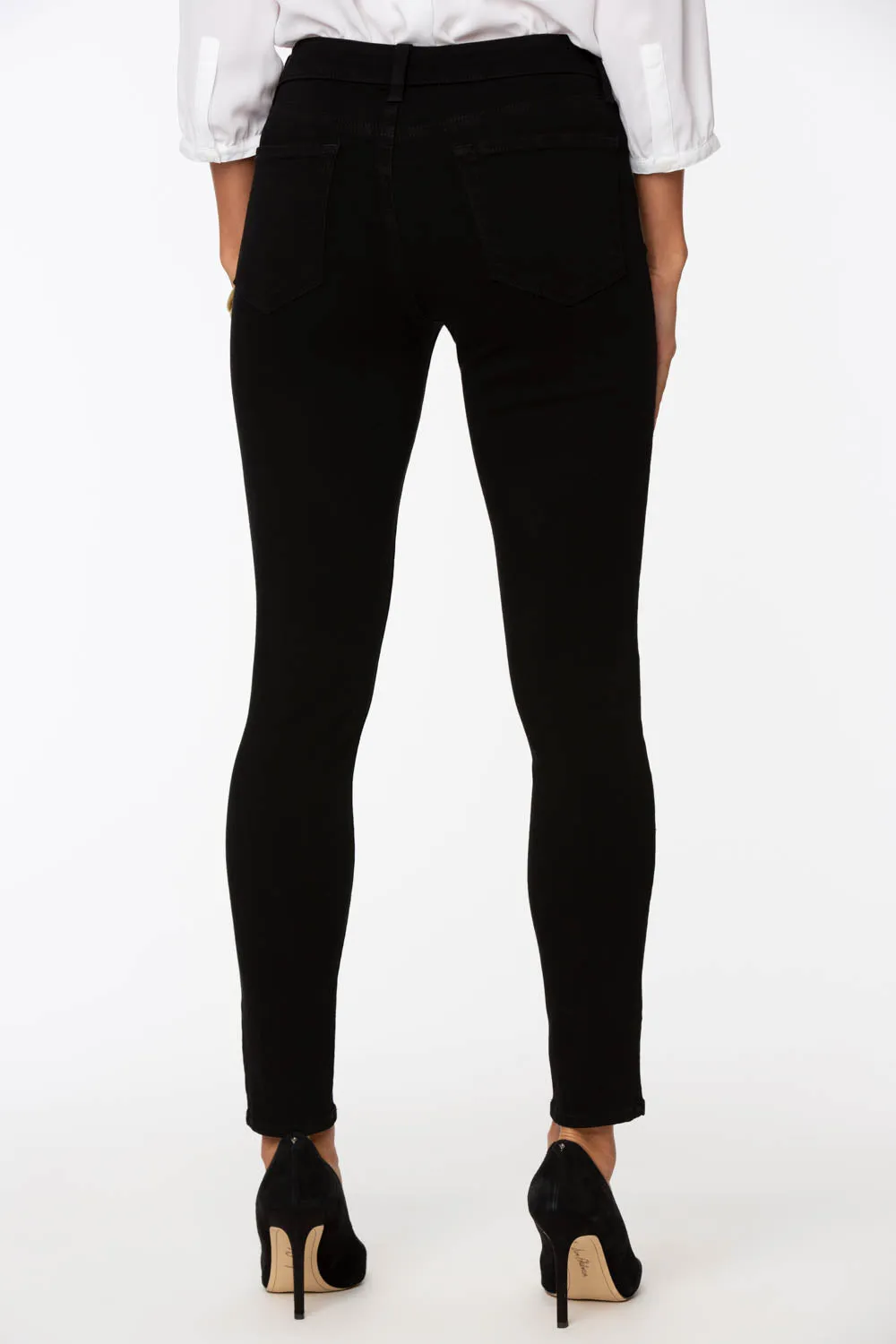 Ami Skinny Jeans In Petite - Black