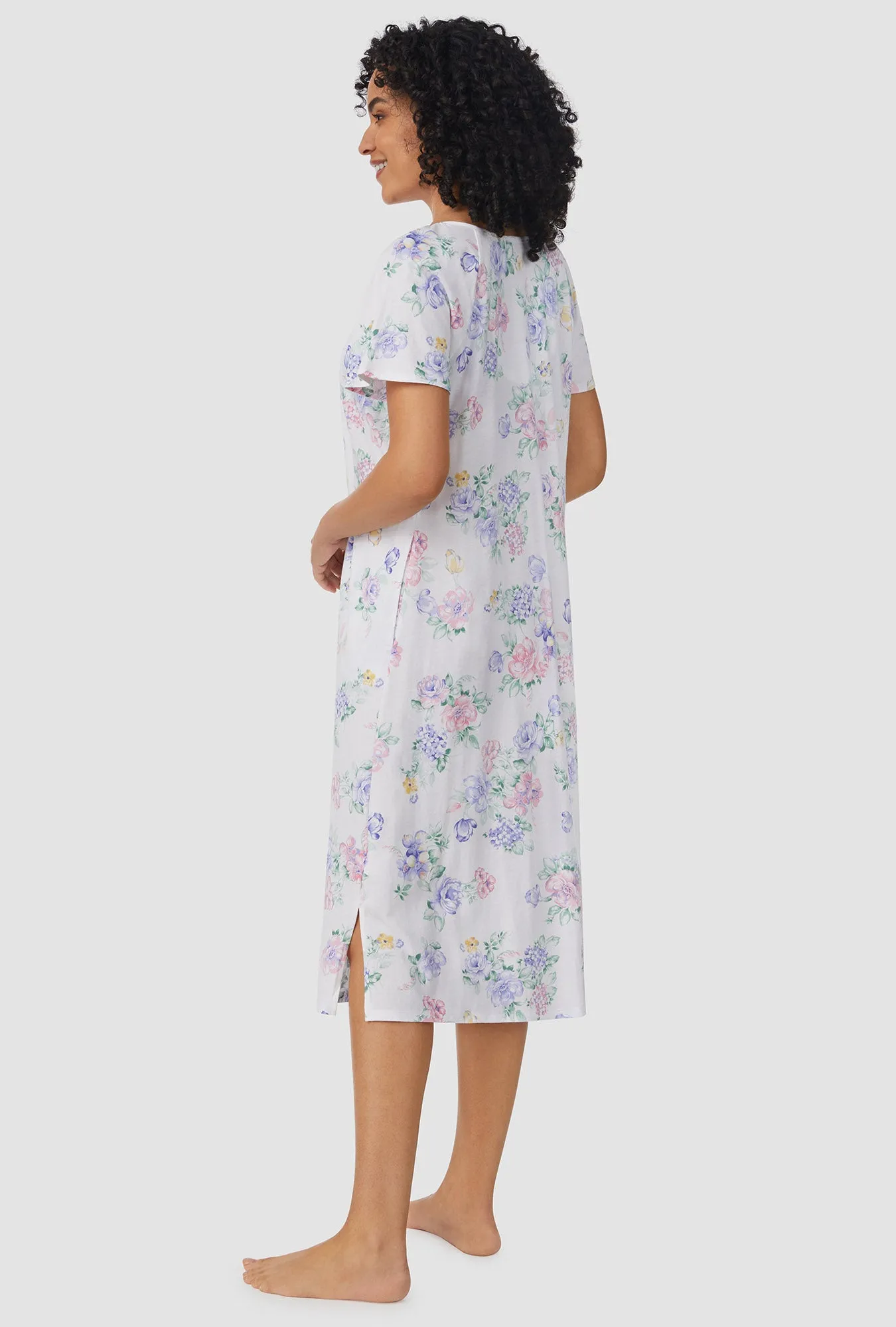 Blue and Pink Roses Short Sleeve Nightgown