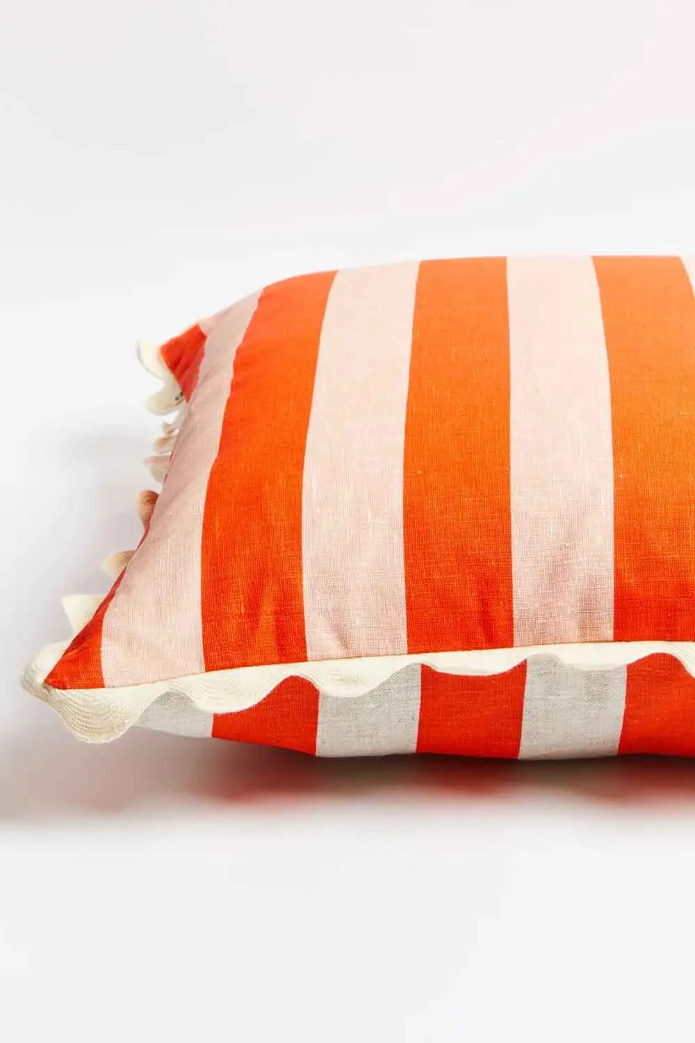 BONNIE AND NEIL F/CUSHION STRIPE RED PINK 60CM