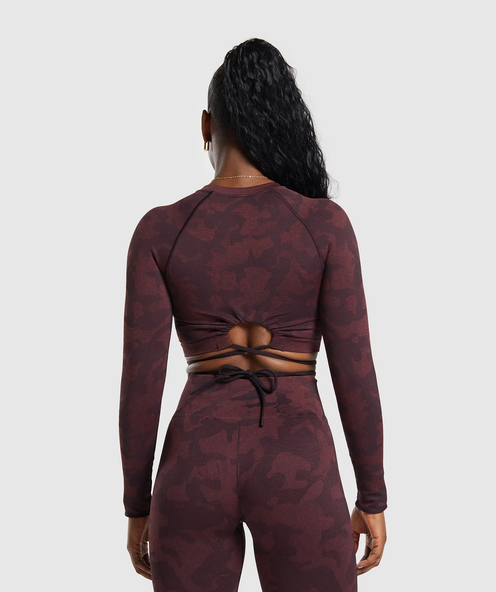 Gymshark Adapt Camo Seamless Long Sleeve Crop Top - Plum Brown/Burgundy Brown