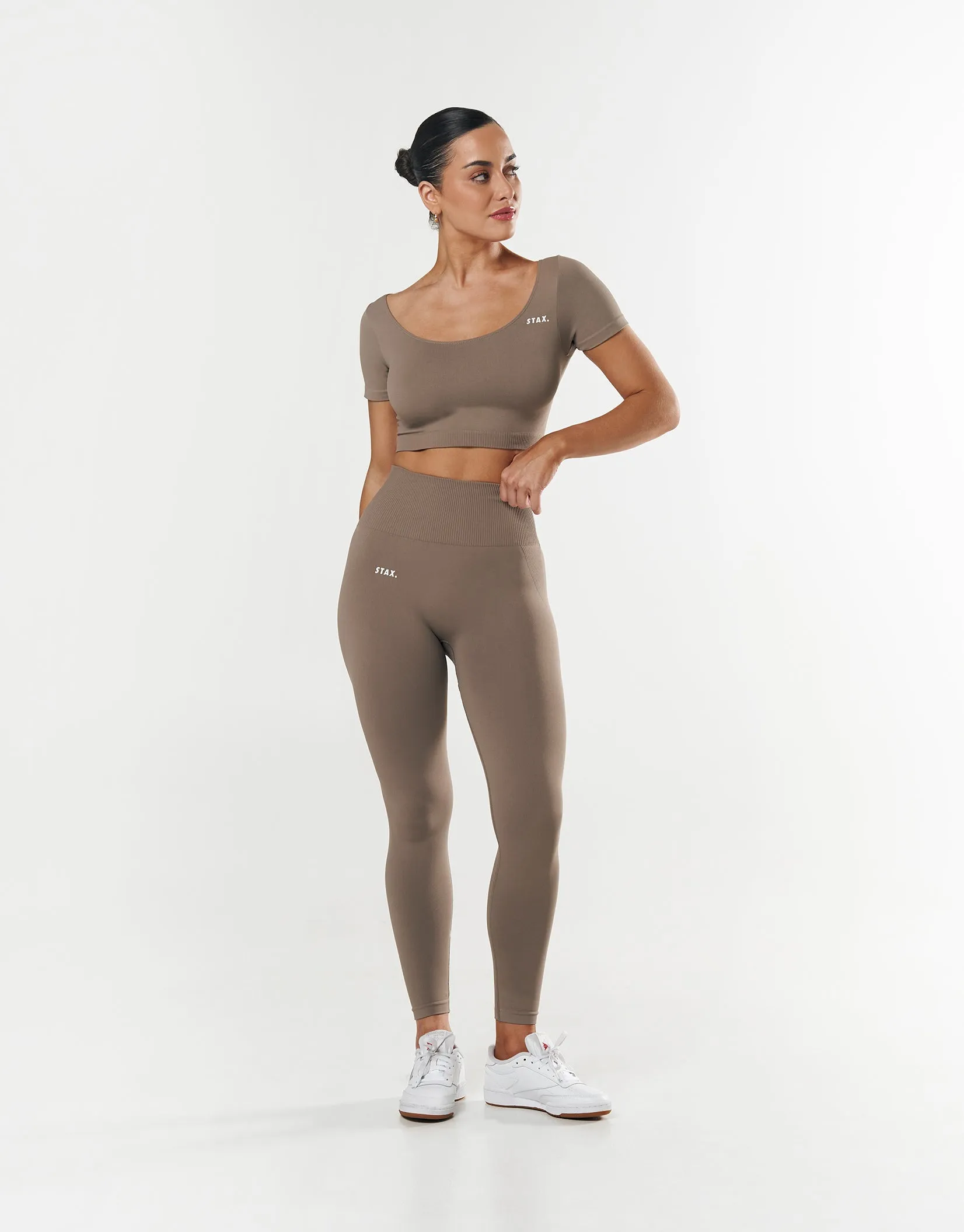 Premium Seamless Scoop Tee - Brown